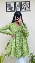 Women’s Green Floral Printed Rayon Kurta - Image 2